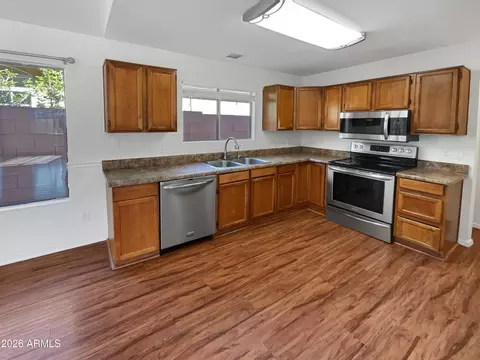 Kitchen - 19002 N 14th Pl, Phoenix, AZ 85024 photo 2 of 2