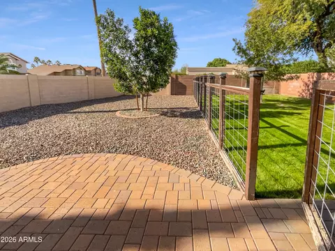 Exterior - 19002 N 14th Pl, Phoenix, AZ 85024 photo 4 of 6