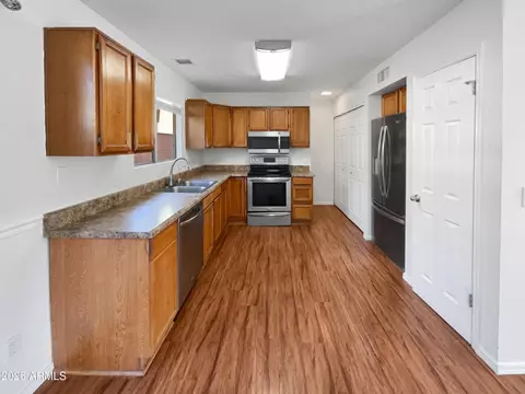 Kitchen - 19002 N 14th Pl, Phoenix, AZ 85024 photo 1 of 2