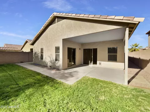 Exterior - 2853 E Cathy Dr, Gilbert, AZ 85296 photo 2 of 4