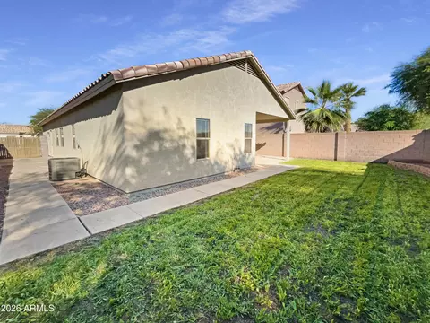 Exterior - 2853 E Cathy Dr, Gilbert, AZ 85296 photo 3 of 4