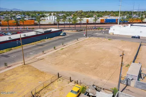 6701 N 57th Ave #13, Glendale, AZ 85301