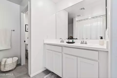 Bath - 5904 S 23rd Dr, Phoenix, AZ 85041 photo 1 of 2
