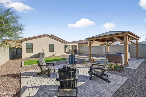 Exterior - 5904 S 23rd Dr, Phoenix, AZ 85041 photo 2 of 6