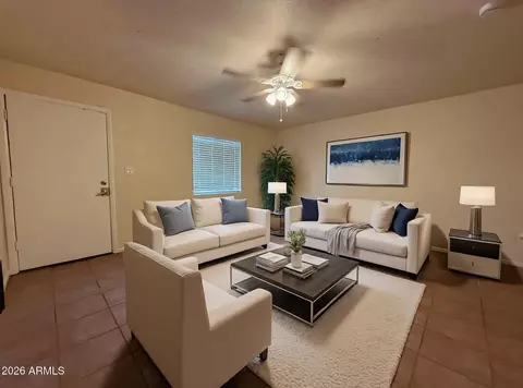 Living - 1133 W North Ln, Phoenix, AZ 85021 photo 1 of 1