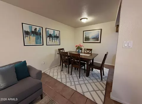 Dining - 1133 W North Ln, Phoenix, AZ 85021 photo 1 of 1
