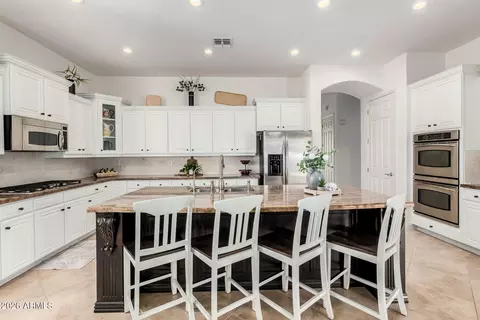 Kitchen - 1834 E Scorpio Pl, Chandler, AZ 85249 photo 4 of 6