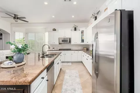 Kitchen - 1834 E Scorpio Pl, Chandler, AZ 85249 photo 5 of 6