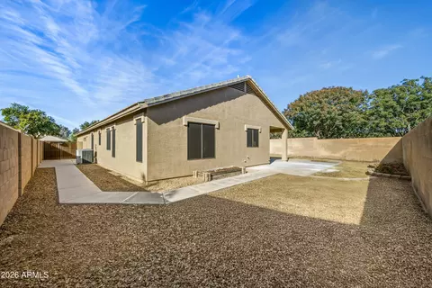 Exterior - 4021 S Dew Drop Ct, Gilbert, AZ 85297 photo 3 of 4
