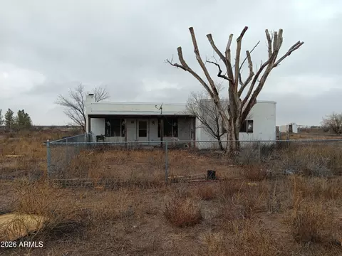 8499 S Schoolhouse Ln, Willcox, AZ 85643