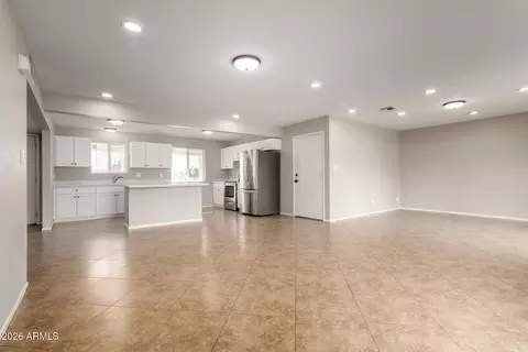 Living - 1602 W Dunlap Ave, Phoenix, AZ 85021 photo 2 of 4