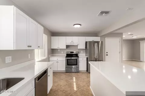 Kitchen - 1602 W Dunlap Ave, Phoenix, AZ 85021 photo 3 of 3