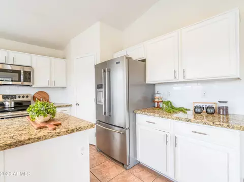 Kitchen - 1333 W Page Ave, Gilbert, AZ 85233 photo 5 of 6