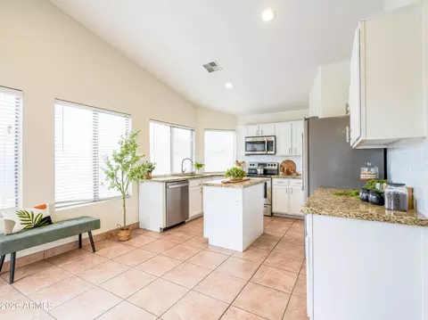 Kitchen - 1333 W Page Ave, Gilbert, AZ 85233 photo 4 of 6