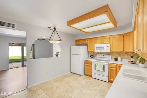 Kitchen - 8256 E Kiva Ave #405, Mesa, AZ 85209 photo 2 of 4