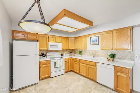 Kitchen - 8256 E Kiva Ave #405, Mesa, AZ 85209 photo 3 of 4