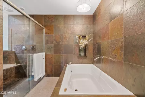 Bath - 2933 E Pierson St, Phoenix, AZ 85016 photo 1 of 5