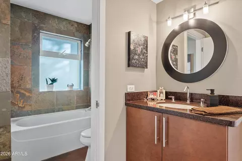 Bath - 2933 E Pierson St, Phoenix, AZ 85016 photo 3 of 5