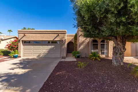26437 S Sedona Dr, Sun Lakes, AZ 85248