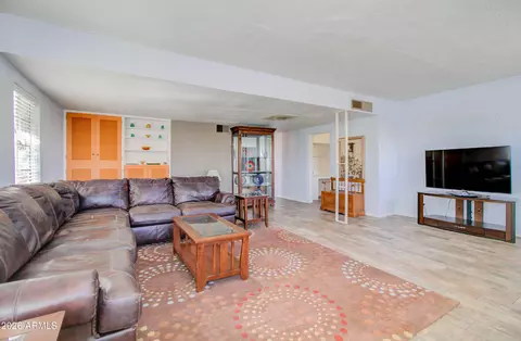 Living - 877 E Sycamore St, Globe, AZ 85501 photo 2 of 5