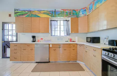 Kitchen - 877 E Sycamore St, Globe, AZ 85501 photo 1 of 6