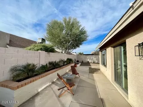 Exterior - 925 E Wagoner Rd, Phoenix, AZ 85022 photo 3 of 4