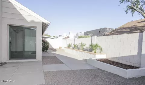 Exterior - 925 E Wagoner Rd, Phoenix, AZ 85022 photo 4 of 4