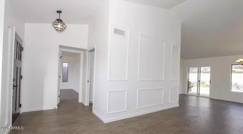 Entry Way - 925 E Wagoner Rd, Phoenix, AZ 85022 photo 1 of 1