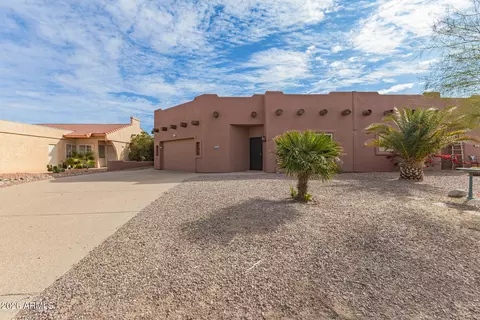 15137 S Moon Valley Rd, Arizona City, AZ 85123