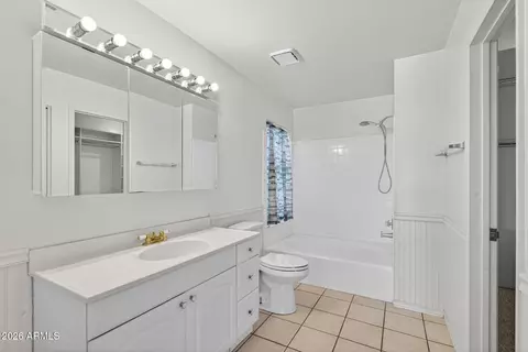 Bath - 4827 E La Puente Ave, Phoenix, AZ 85044 photo 1 of 3