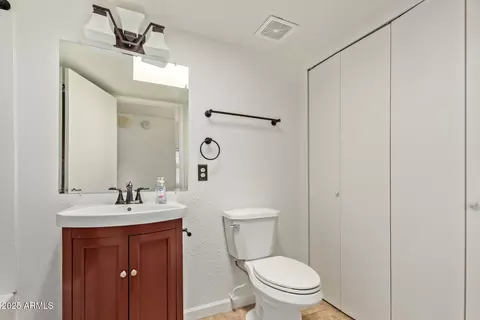 Bath - 2431 E 7th St, Tempe, AZ 85288 photo 3 of 4