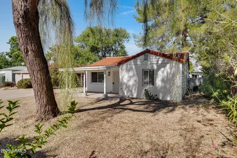 Exterior - 4619 N 13th Pl, Phoenix, AZ 85014 photo 4 of 11