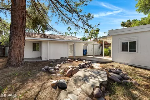 Exterior - 4619 N 13th Pl, Phoenix, AZ 85014 photo 6 of 11