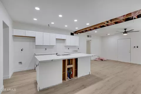 Kitchen - 4619 N 13th Pl, Phoenix, AZ 85014 photo 1 of 4