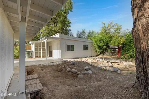 Exterior - 4619 N 13th Pl, Phoenix, AZ 85014 photo 7 of 11