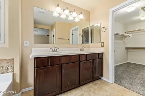 Bath - 3885 E Santa Fe Ln, Gilbert, AZ 85297 photo 3 of 3