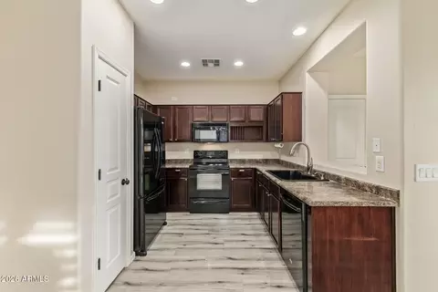 Kitchen - 3885 E Santa Fe Ln, Gilbert, AZ 85297 photo 1 of 3