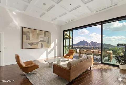 4455 E Moonlight Way, Paradise Valley, AZ 85253