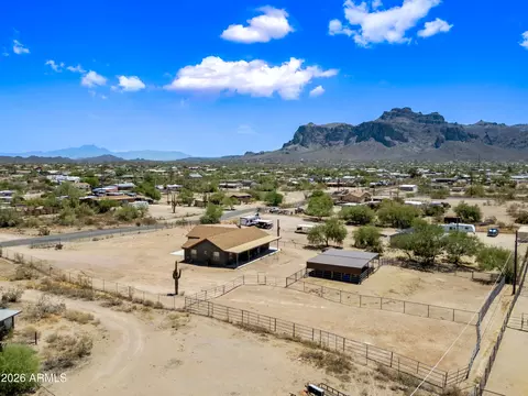 View/Area - 2235 E Cody St, Apache Junction, AZ 85119 photo 6 of 17