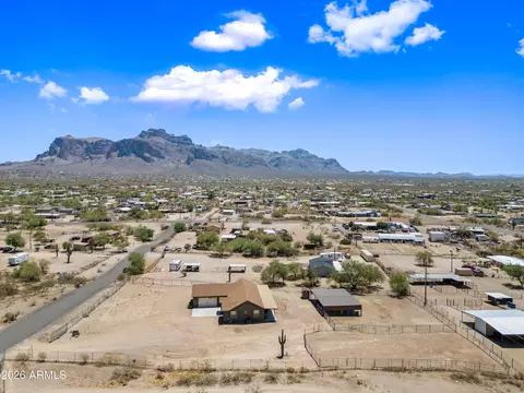 View/Area - 2235 E Cody St, Apache Junction, AZ 85119 photo 4 of 17