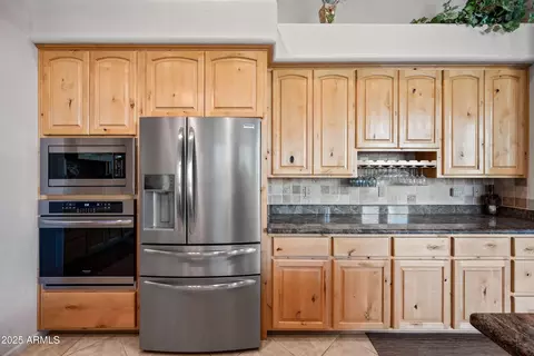 Kitchen - 148 N La Barge Rd, Apache Junction, AZ 85119 photo 4 of 6