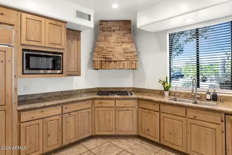 Kitchen - 1404 E Michelle Dr, Phoenix, AZ 85022 photo 4 of 5