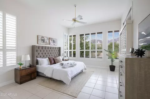 Bedroom - 3124 E Squaw Peak Cir, Phoenix, AZ 85016 photo 1 of 7