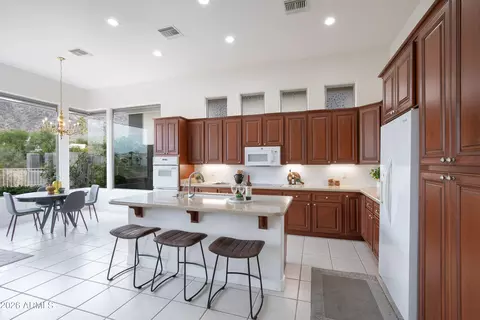 Kitchen - 3124 E Squaw Peak Cir, Phoenix, AZ 85016 photo 1 of 3