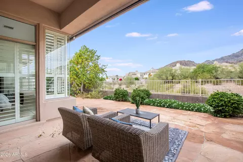 Exterior - 3124 E Squaw Peak Cir, Phoenix, AZ 85016 photo 3 of 5