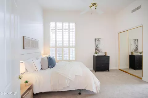 Bedroom - 3124 E Squaw Peak Cir, Phoenix, AZ 85016 photo 4 of 7