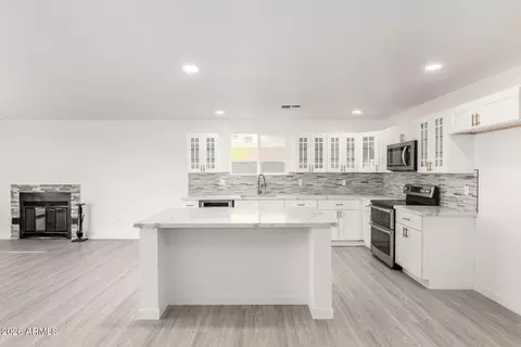 4460 W Avalon Dr, Phoenix, AZ 85031