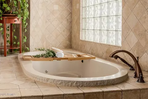Bath - 630 E Pony Ln, Gilbert, AZ 85295 photo 3 of 7