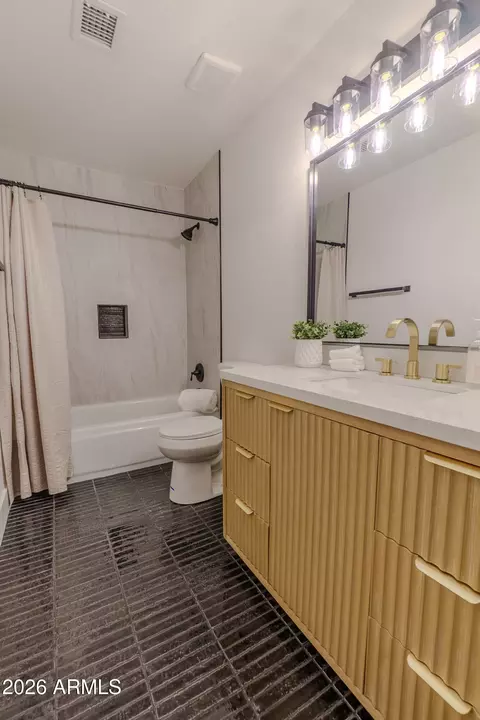 Bath - 1533 E Windsong Dr, Phoenix, AZ 85048 photo 3 of 3