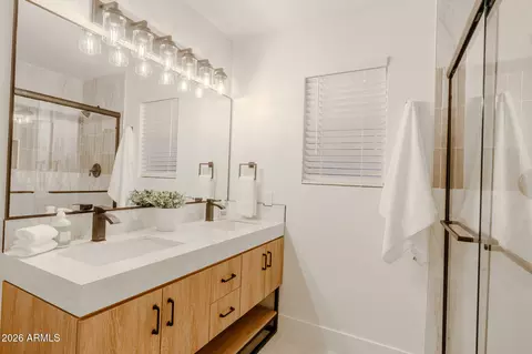 Bath - 1533 E Windsong Dr, Phoenix, AZ 85048 photo 1 of 3